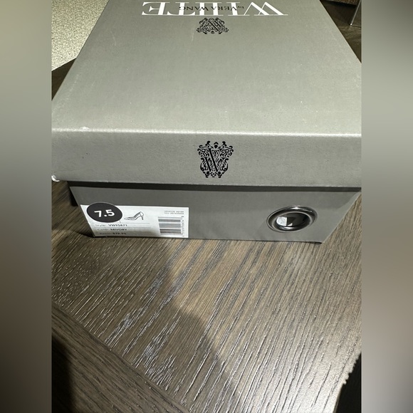 New Vera Wang White Bridal Pumps Style VW95781 Size 7.5 - Picture 6 of 9